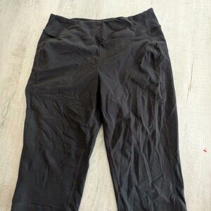 Duluth Trading Women's Medium Black Capri Zip Pocket Yoga Pants